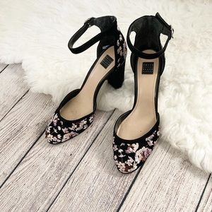 White House Black Market Black Embroidered Heela